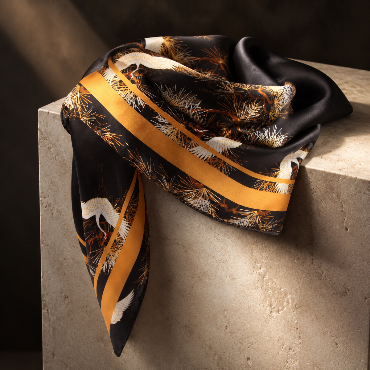 Foulard Carré Satiné 90 × 90 cm — Élégance Impériale