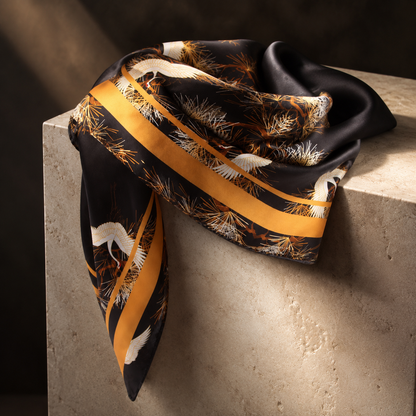Foulard Carré Satiné 90 × 90 cm — Élégance Impériale